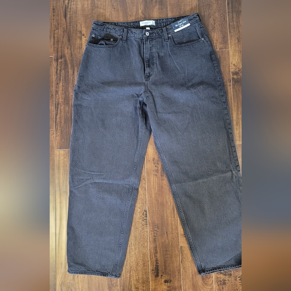 Abercrombie & Fitch Women's Black Straight Leg Jeans